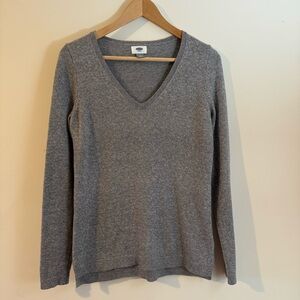 Old Navy Long Sleeve V-Neck Gray Sweater Women’s Size Small